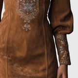 Petra – broderad lila miniklänning i sammet